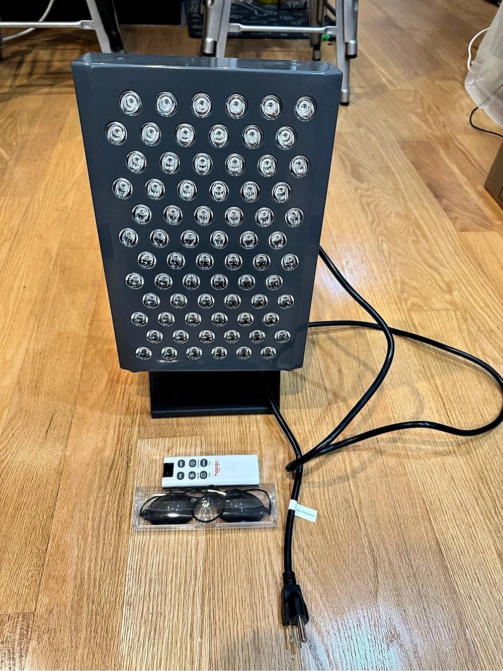 Hooga Ultra 360 Red Light Panel with safety goggles and remote control